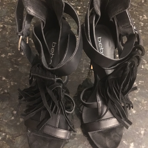 Size 9 heels - Picture 1 of 6